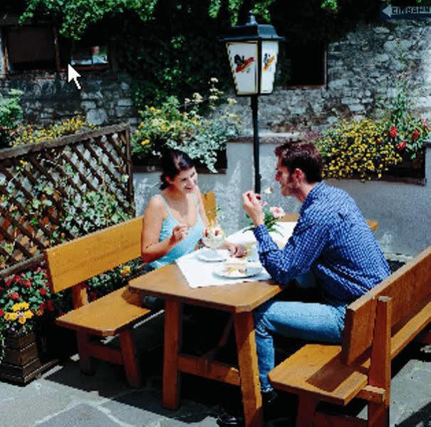 Hotel Restaurant Gradlwirt Niederndorf  Exteriör bild