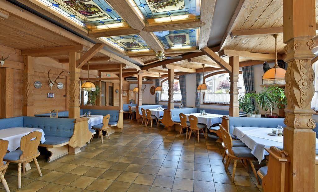 Hotel Restaurant Gradlwirt Niederndorf  Exteriör bild