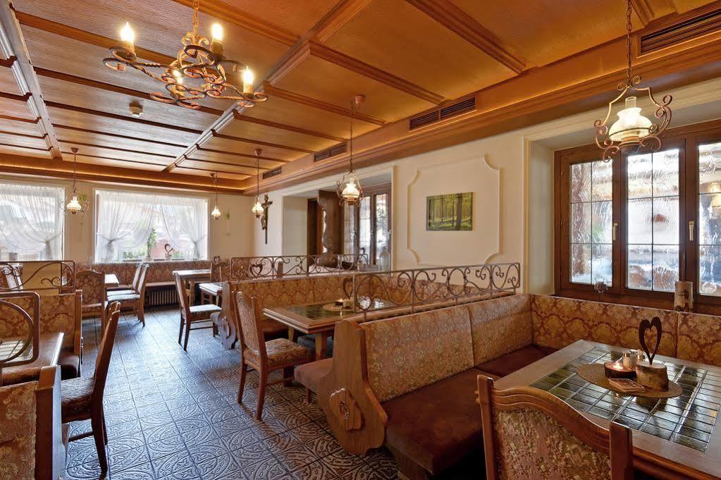 Hotel Restaurant Gradlwirt Niederndorf  Exteriör bild