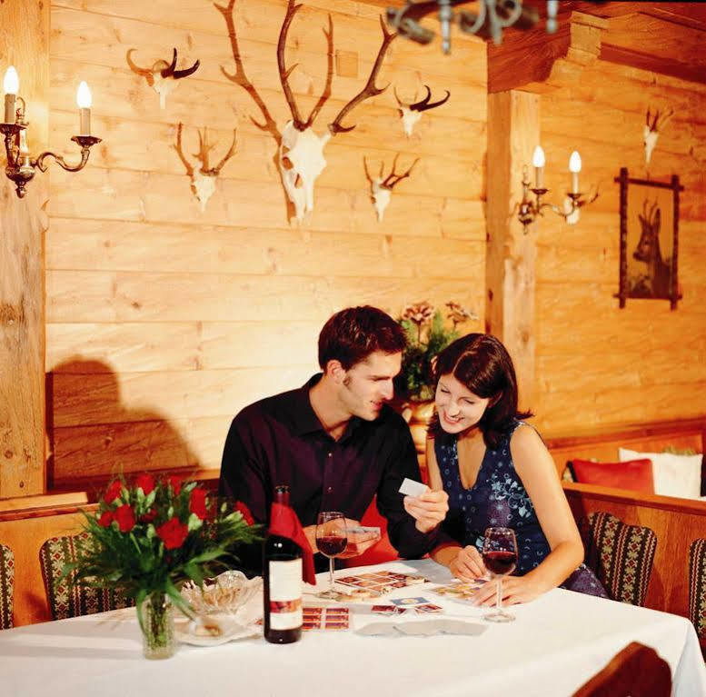 Hotel Restaurant Gradlwirt Niederndorf  Exteriör bild