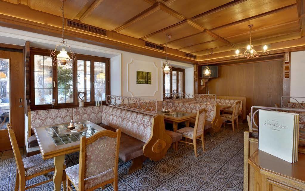 Hotel Restaurant Gradlwirt Niederndorf  Exteriör bild