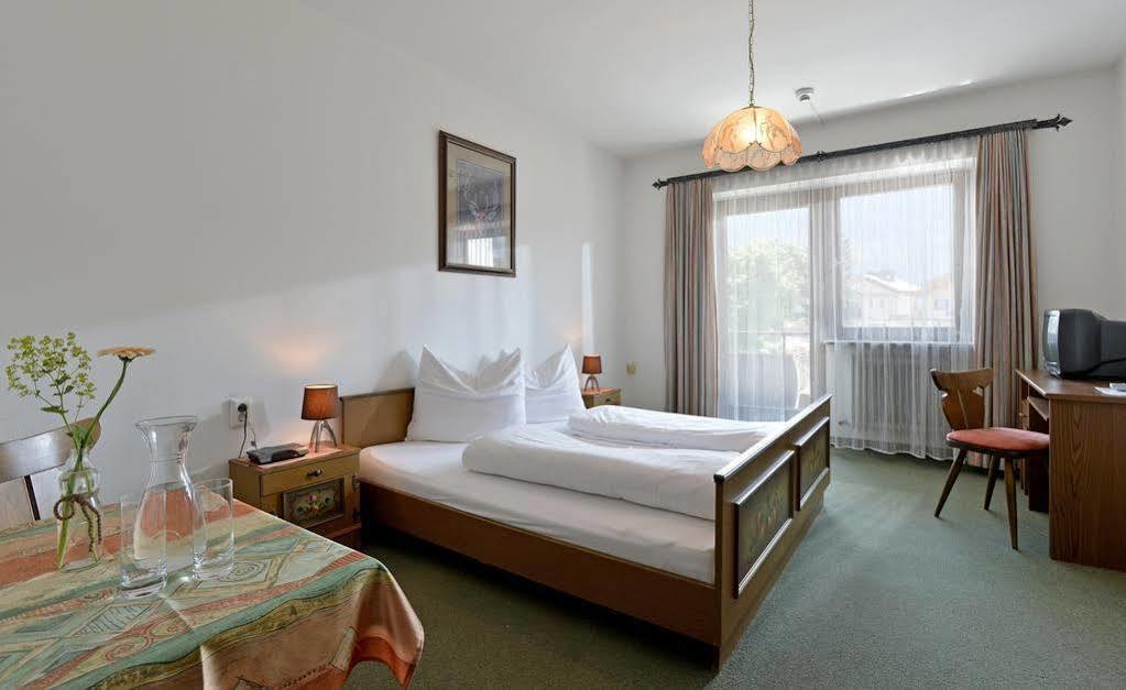Hotel Restaurant Gradlwirt Niederndorf  Exteriör bild