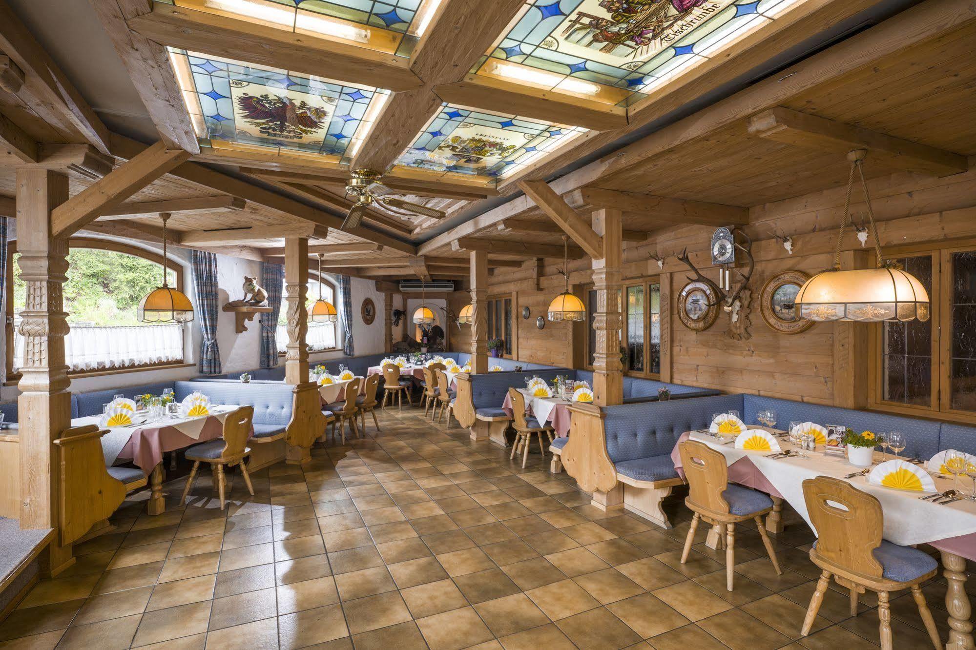 Hotel Restaurant Gradlwirt Niederndorf  Exteriör bild