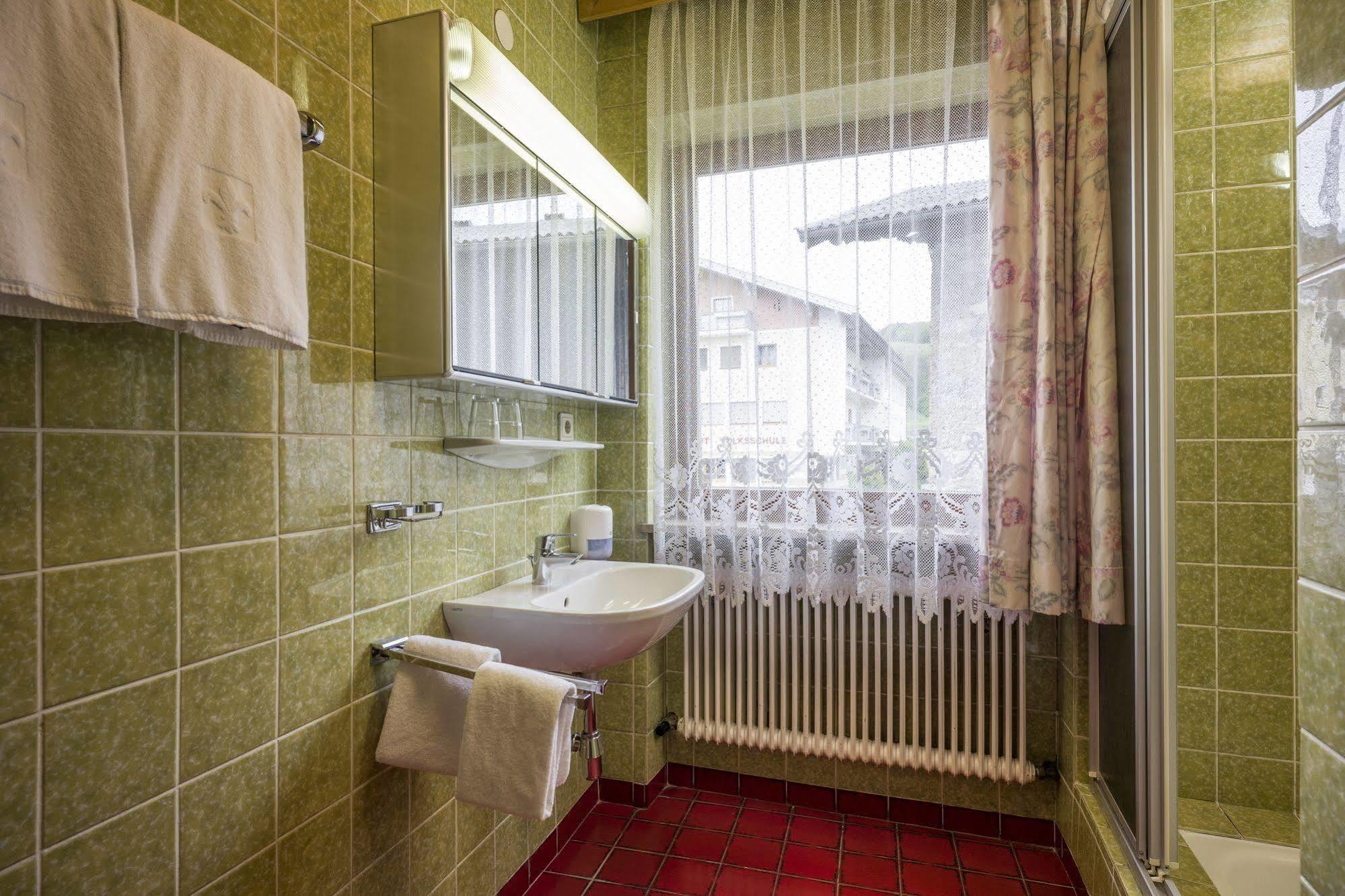 Hotel Restaurant Gradlwirt Niederndorf  Exteriör bild
