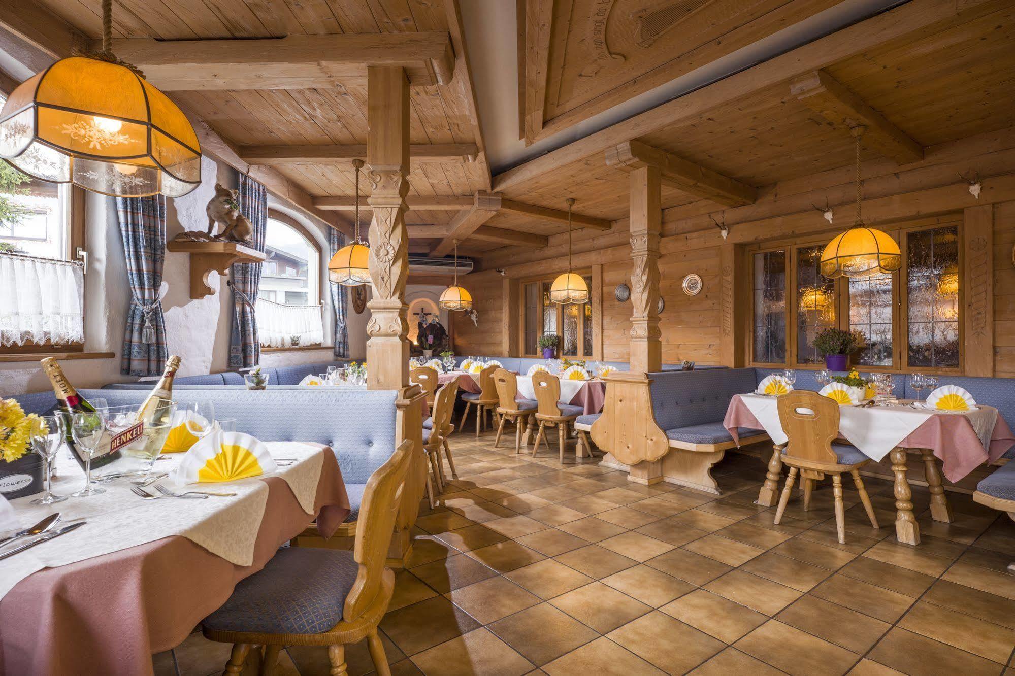 Hotel Restaurant Gradlwirt Niederndorf  Exteriör bild