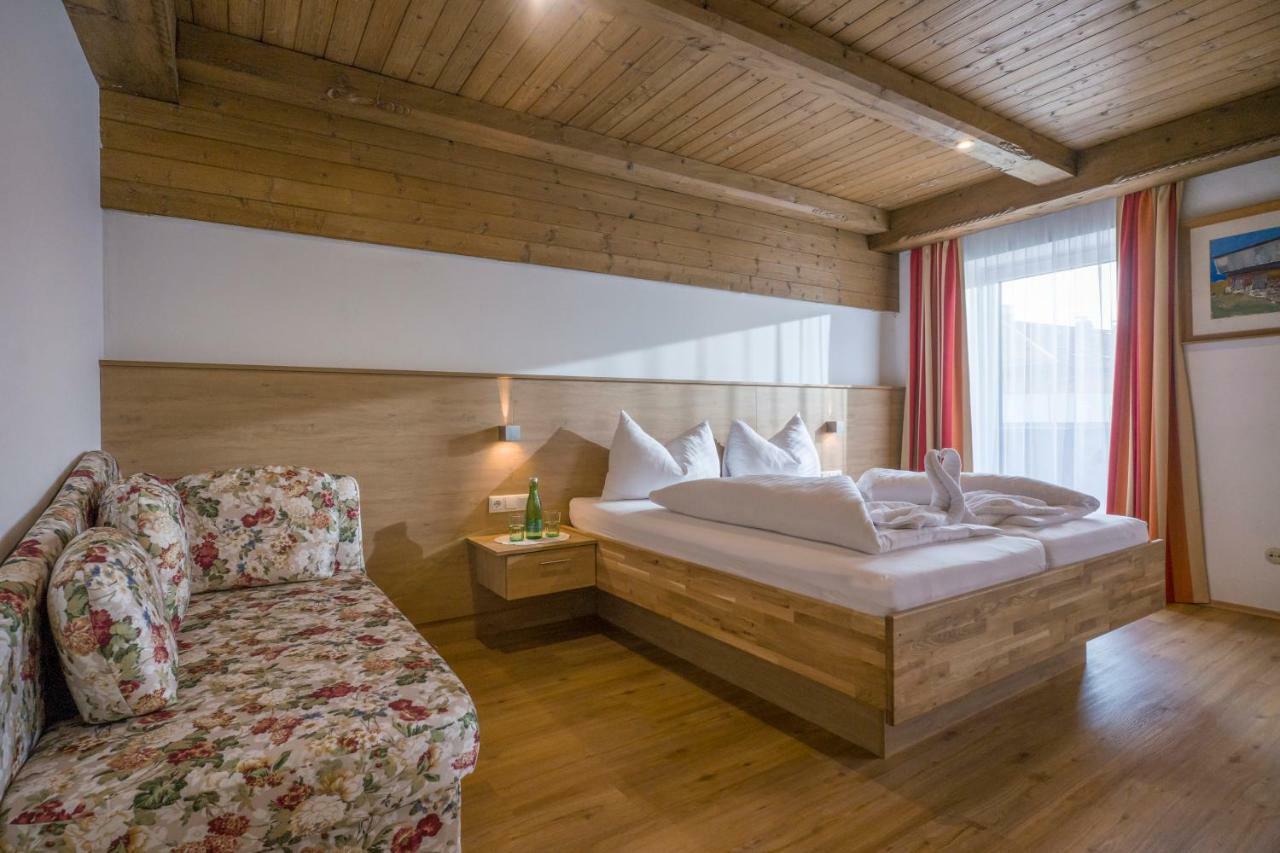 Hotel Restaurant Gradlwirt Niederndorf  Exteriör bild